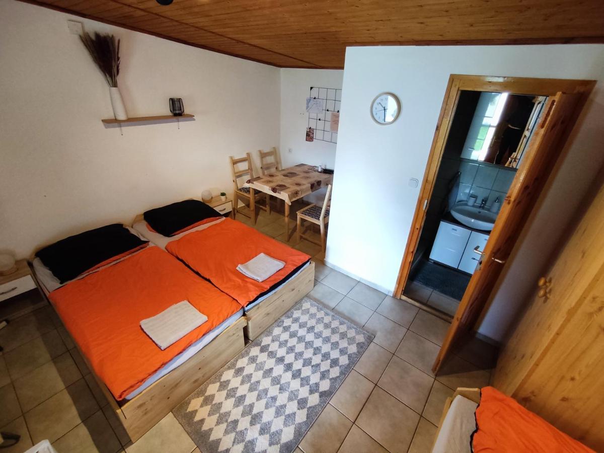 Suello Feszek Apartman Apartment Tiszafured Exterior photo